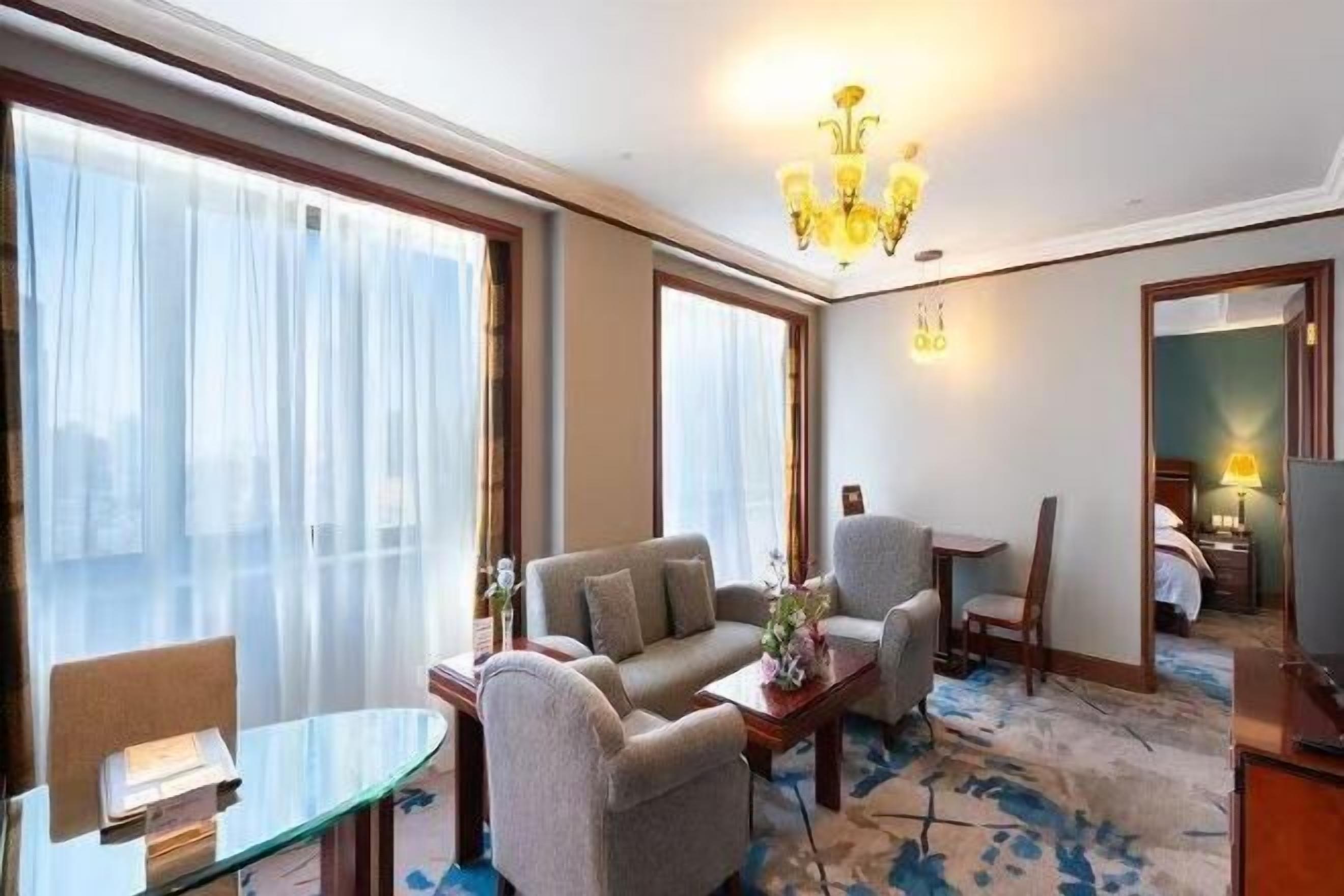 遮光窗帘、婴儿床