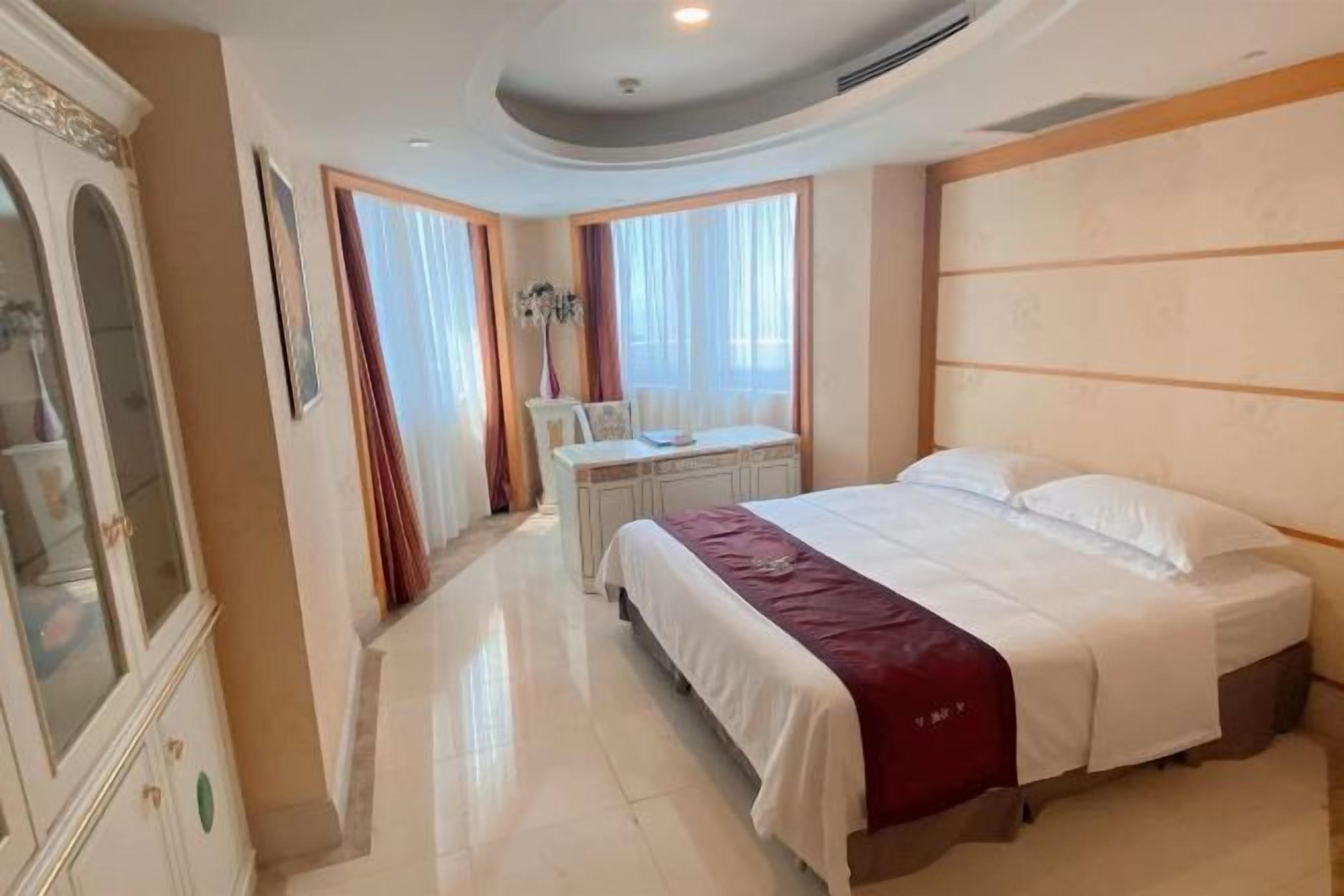 Verdunkelungsvorhänge, Babybetten