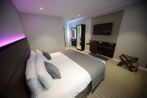 Premium Double or Twin Room | Desk, iron/ironing board, free WiFi, bed sheets - Hotel Bannatyne Durham (Durham)