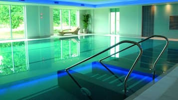 Indendørs pool