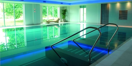 Indoor pool. De Vere Cotswold Water Park