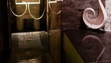 Sauna, boblebad, tyrkisk bad/hammam, kropsbehandlinger