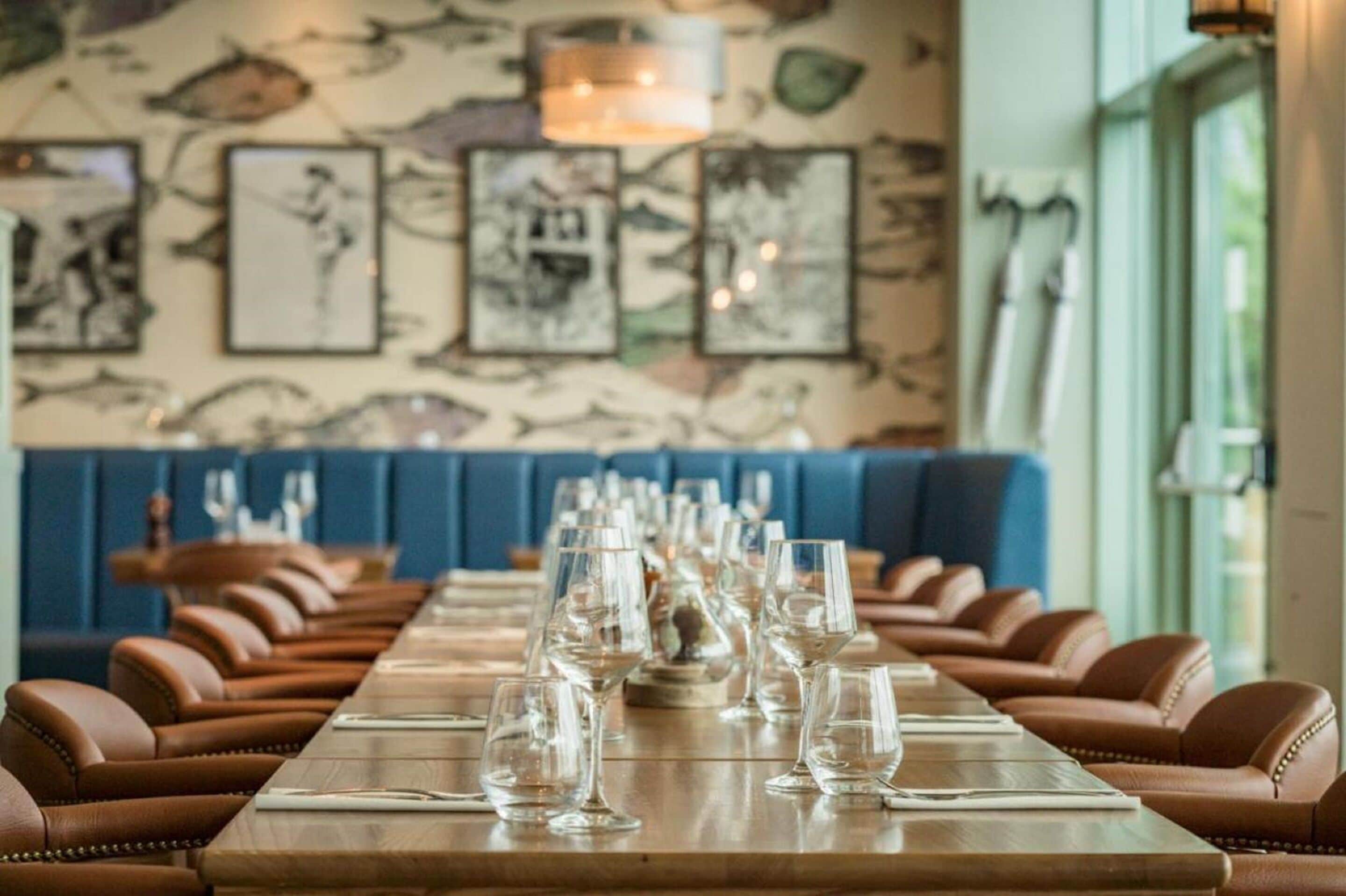 Breakfast, lunch and dinner served