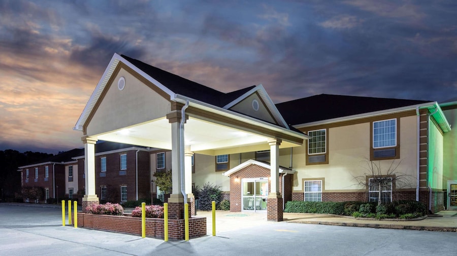 La Quinta Inn by Wyndham Calhoun South I-75
