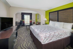 Premium bedding, pillowtop beds, desk, laptop workspace - La Quinta Inn by Wyndham Calhoun South I-75 (Calhoun)