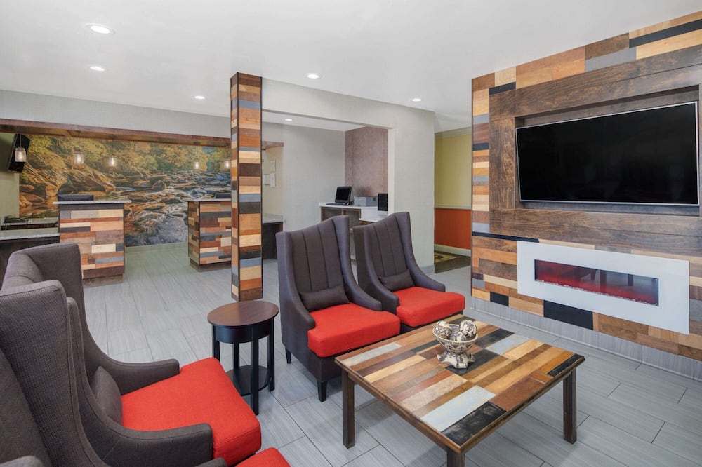 La Quinta Inn by Wyndham Calhoun South I-75