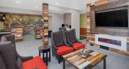 La Quinta Inn by Wyndham Calhoun South I-75