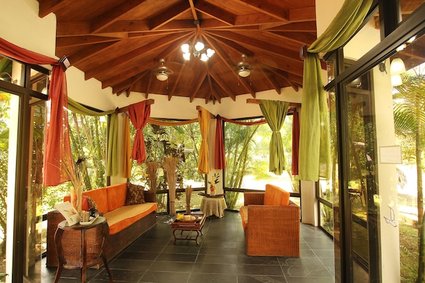 Couples treatment rooms, body treatments, mud baths, hydrotherapy