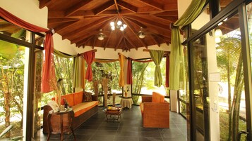 Couples treatment rooms, body treatments, mud baths, hydrotherapy