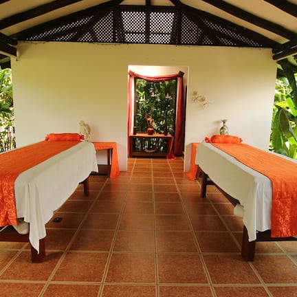 Couples treatment rooms, body treatments, mud baths, hydrotherapy