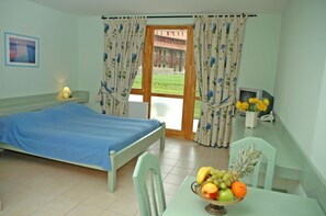 Studio | In-room safe, desk, soundproofing, iron/ironing board - Club Dobogomajor (Cserszegtomaj)