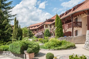 Front of property - Club Dobogomajor (Cserszegtomaj)