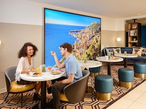 Café da manhã com buffet todos os dias mediante uma taxa