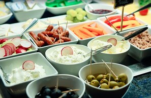 Daily buffet breakfast for a fee - Hotel Metropolitan Berlin (Berlin)