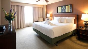 North Executive Suite, 1 King, Non-Smoking | Ropa de cama de alta calidad y camas con pillow-top