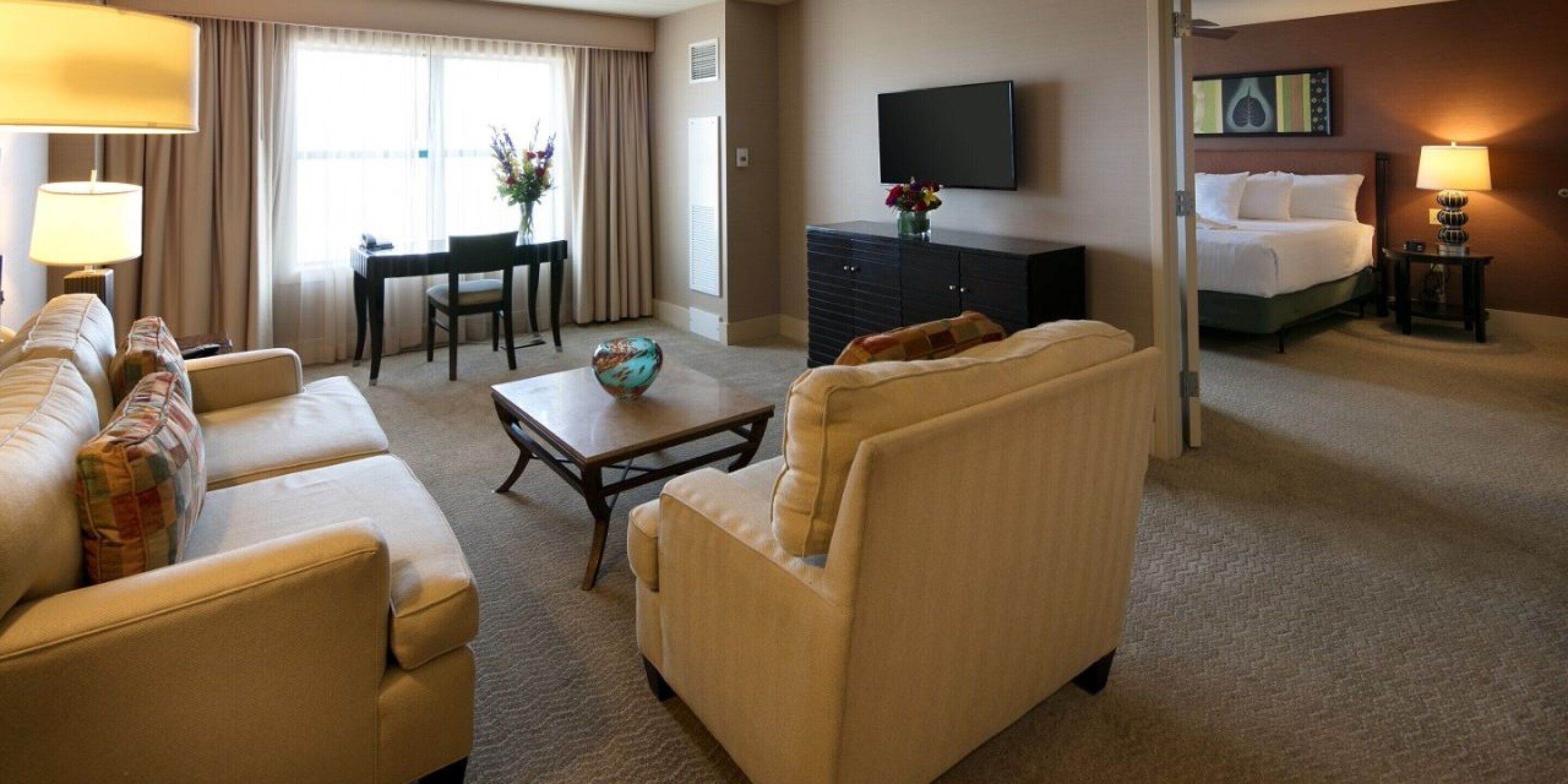 north executive suite, 1 king, non-smoking | premium bedding, pillow-top beds, in-room safe, desk