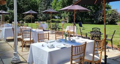 Hadlow Manor