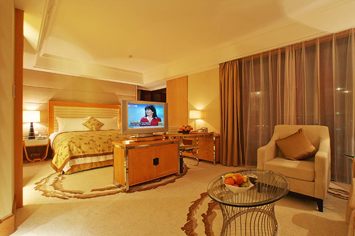 Room, 1 Bedroom, City View | In-room safe, rollaway beds (surcharge), WiFi (free)