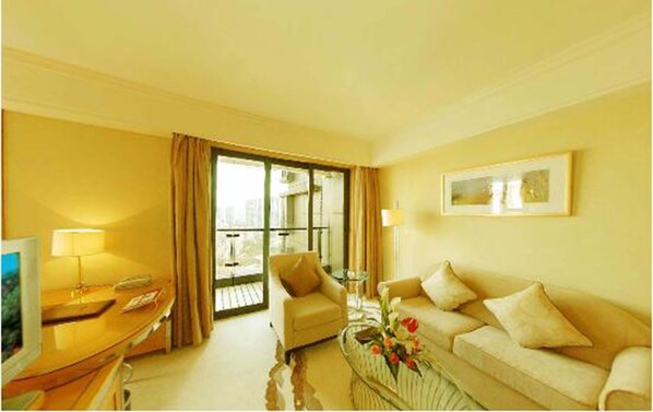 In-room safe, rollaway beds, free WiFi