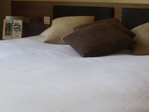 Standard Room, 1 Queen Bed, Non Smoking