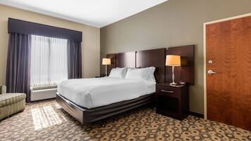 Standard Room, 1 King Bed, Accessible (Accessible Tub) | Down comforters, pillowtop beds, desk, laptop workspace