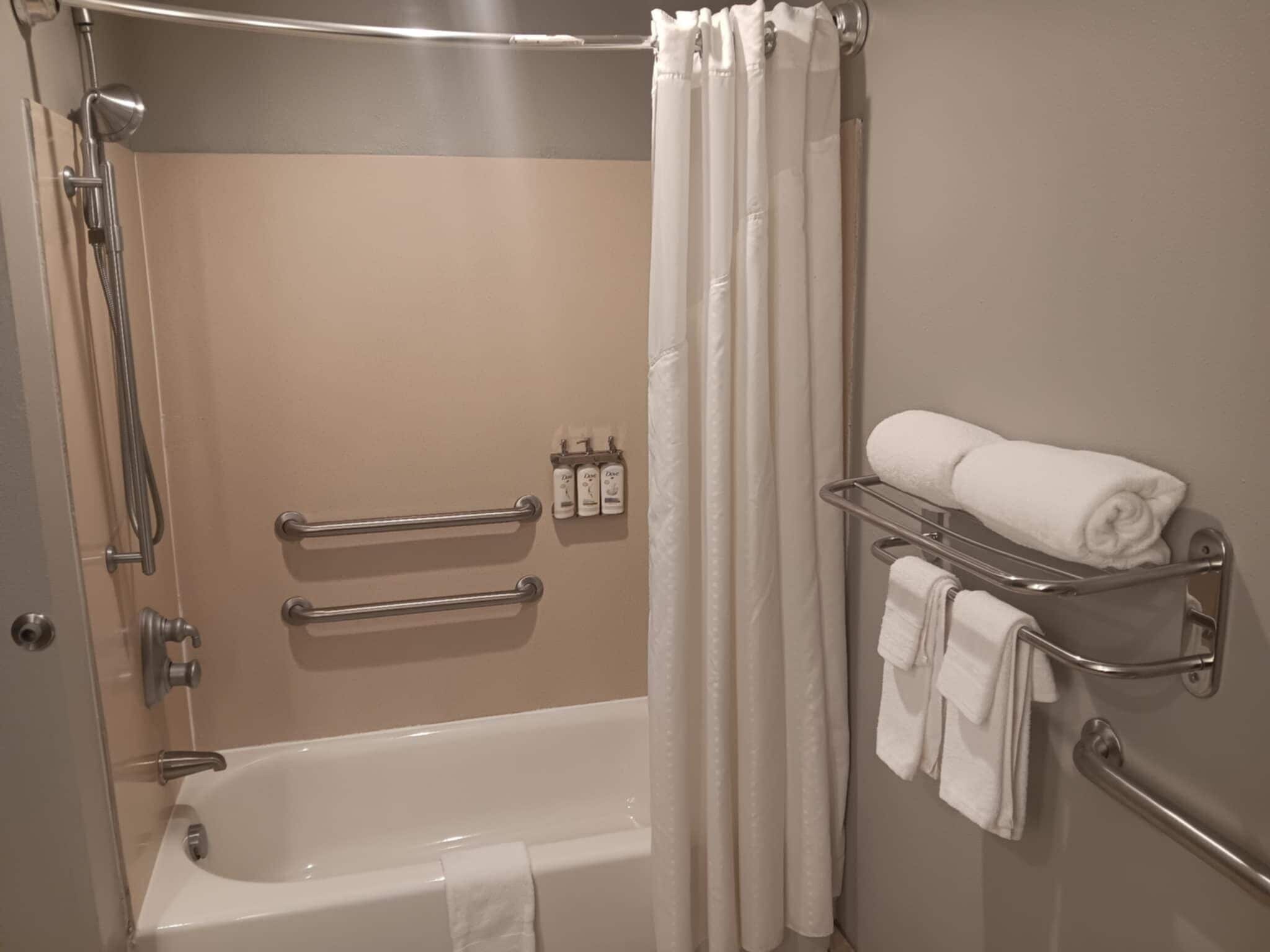 Photo - Holiday Inn Express  & Suites Miami