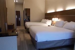 Premium bedding, in-room safe, desk, laptop workspace - Comfort Inn & Suites Miami - Route 66 (Miami)