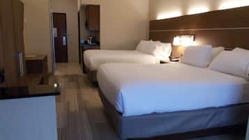 Double Queen Room w/table & chair