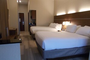 Premium bedding, in-room safe, desk, laptop workspace