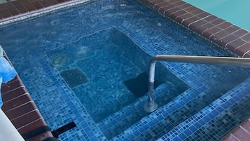 Indoor spa tub