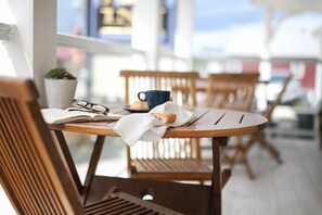 Cafe - The Sea Breeze Inn (Middletown)