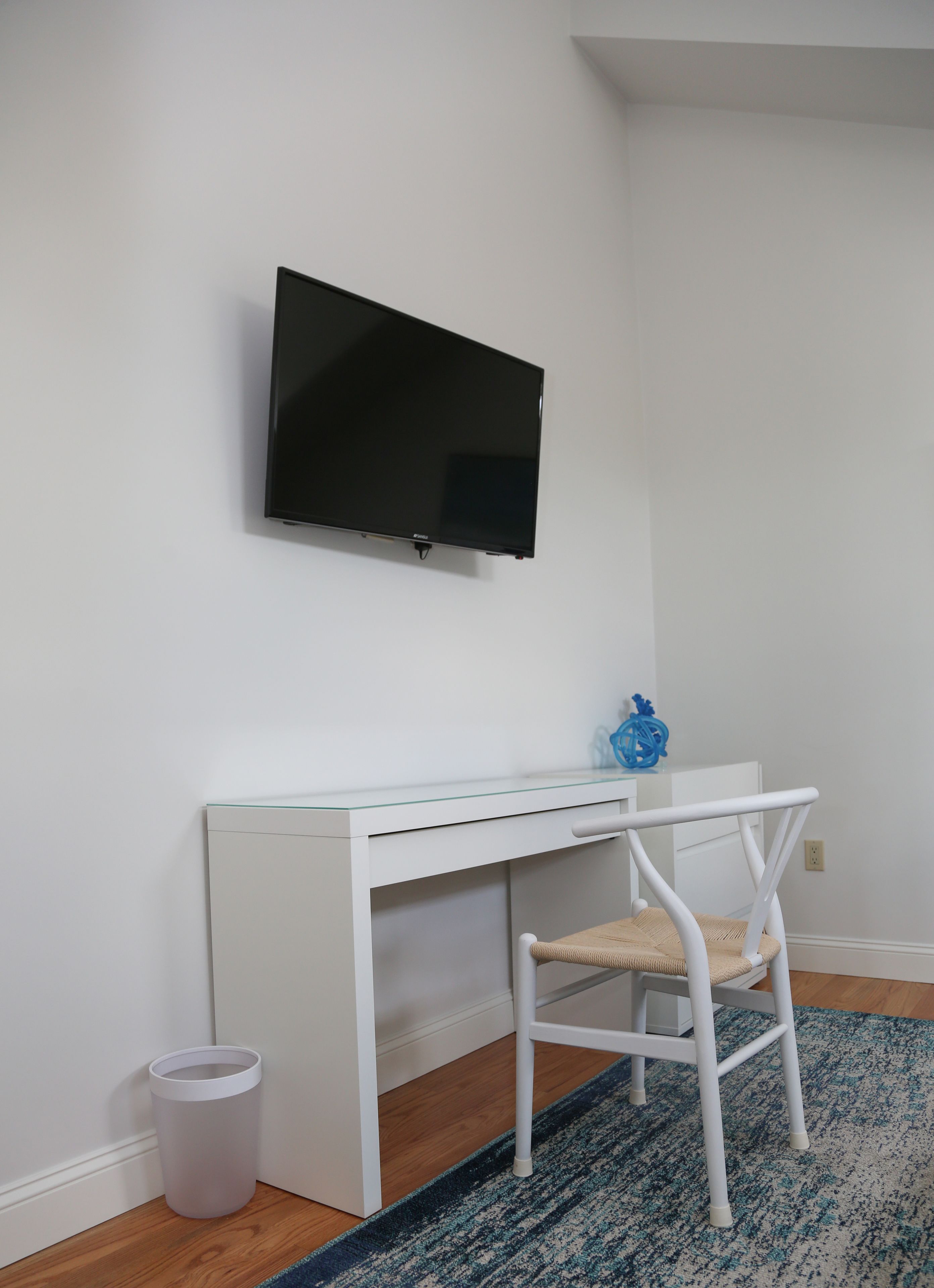 1 bedroom, hypo-allergenic bedding, individually decorated, desk