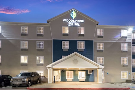Außenbereich. WoodSpring Suites Houston La Porte