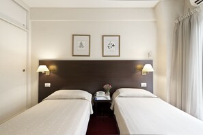 Standard Double Room, 2 Twin Beds | Pillowtop beds, in-room safe, individually decorated, blackout drapes - Concorde Hotel (Buenos Aires)