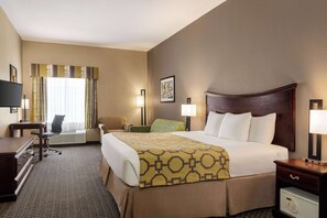 Egyptian cotton sheets, premium bedding, down duvets, in-room safe - Baymont by Wyndham Wichita Falls (Wichita Falls)