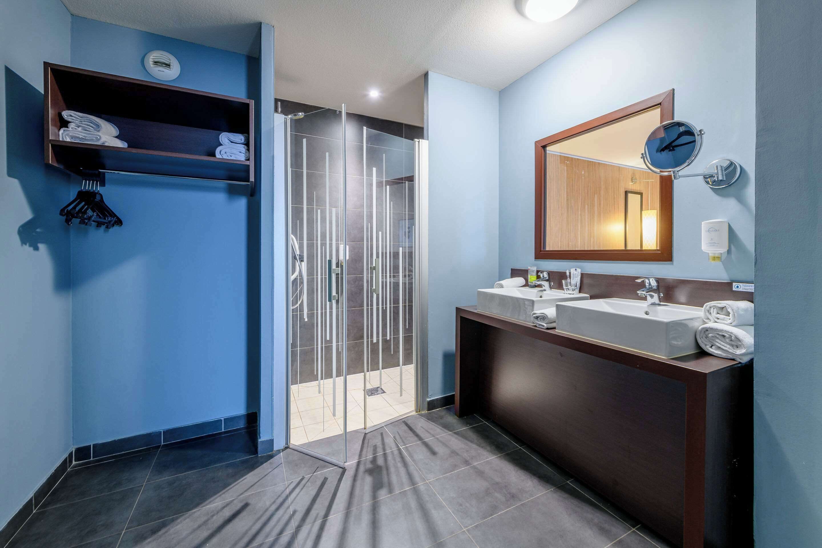 Suite junior 4 personnes | Bathroom
