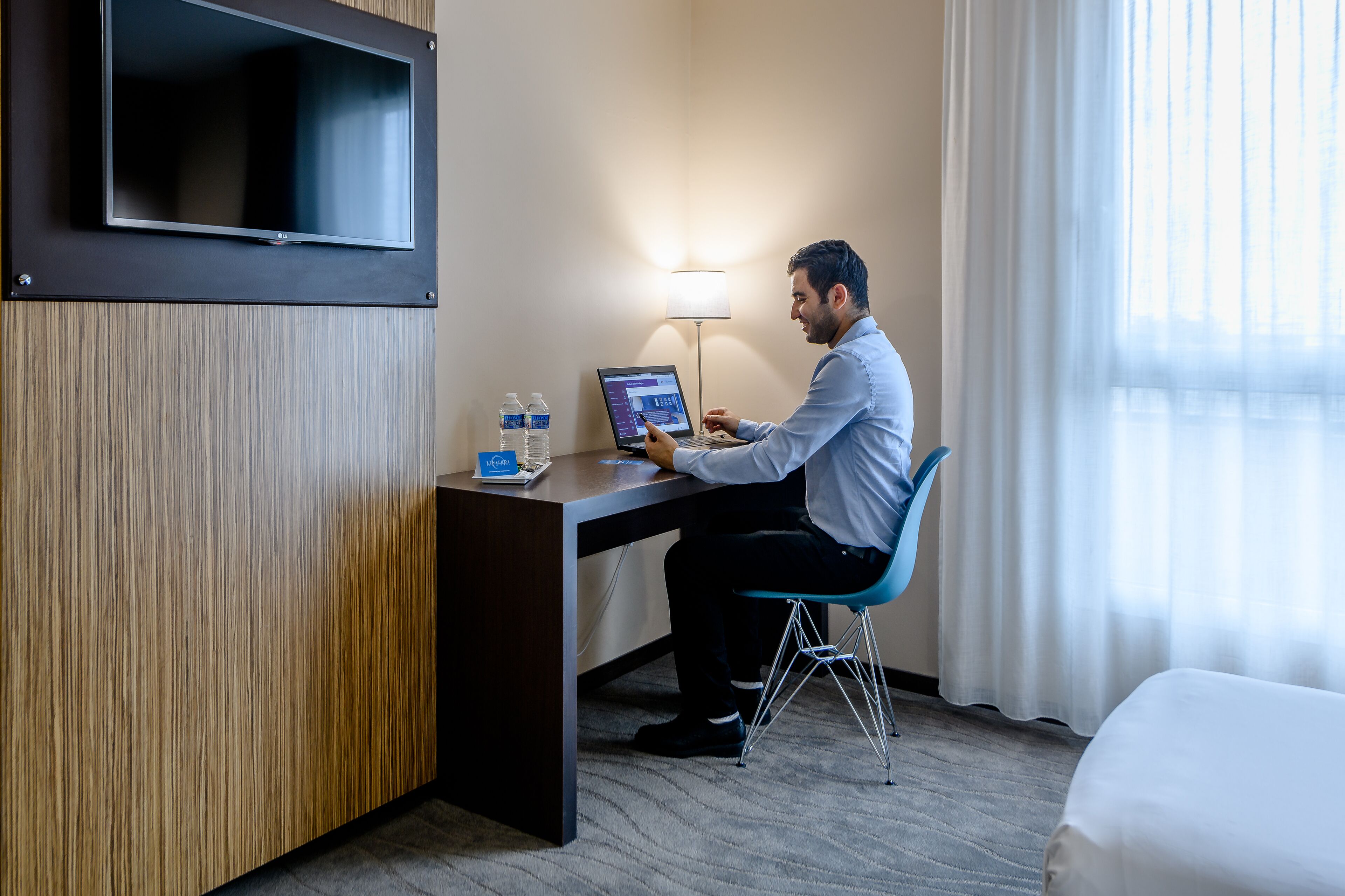 Centre d’affaires dans la chambre