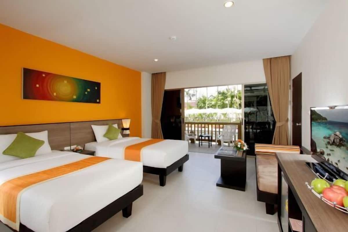 Minibar, in-room safe, desk, blackout curtains