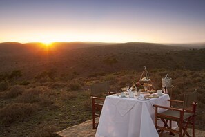 Outdoor dining - Kuzuko Lodge (Blue Crane Route)