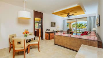 Suite (Ocean Front Premium Level) | Free minibar, in-room safe, desk, blackout drapes