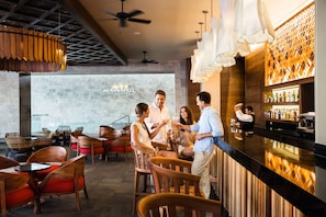 4 bars/lounges, swim-up bar, poolside bar - Barceló Maya Caribe - All Inclusive (Xpu-Ha)