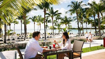 5 restaurants, breakfast, lunch, dinner served; Spanish cuisine