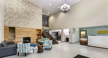 Clarion Pointe Columbus-Bradley Park