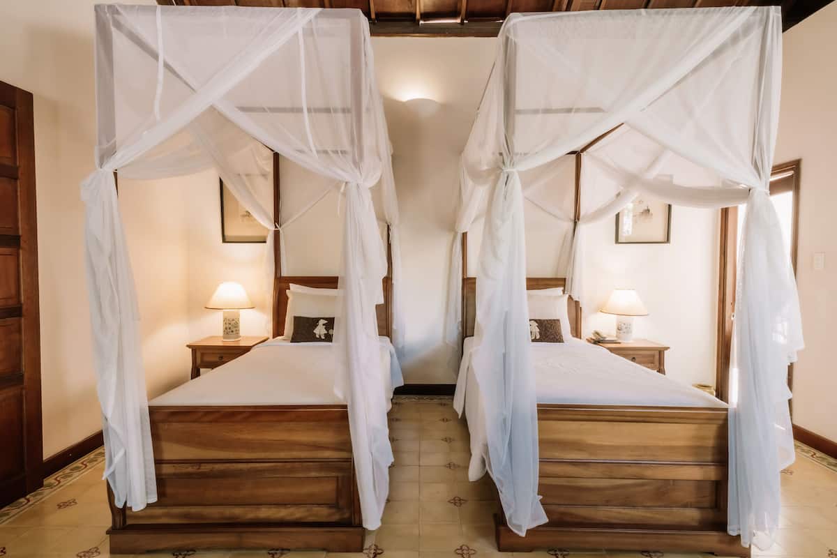 premier garden room | pillow-top beds, minibar, in-room safe, desk