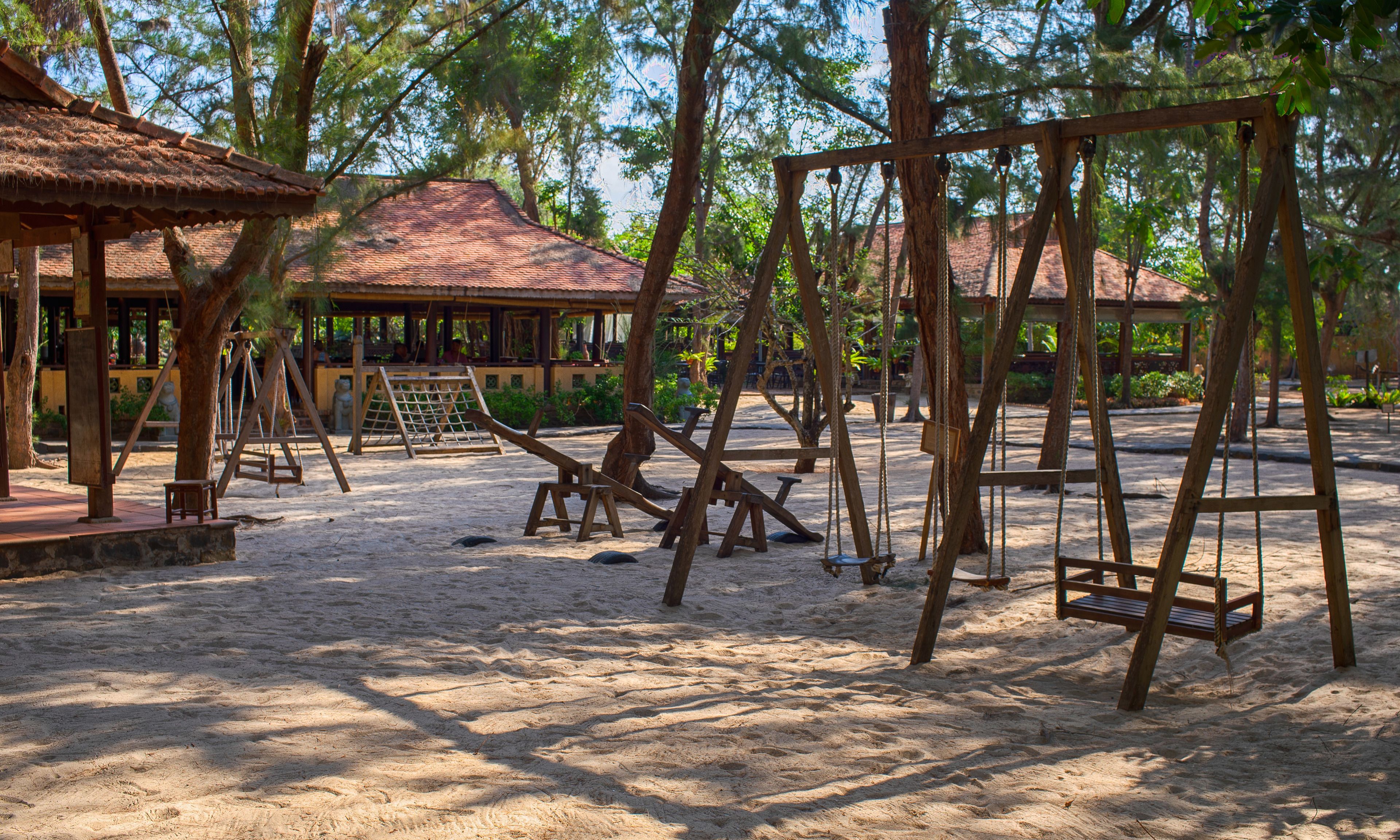 children’s play area – outdoor