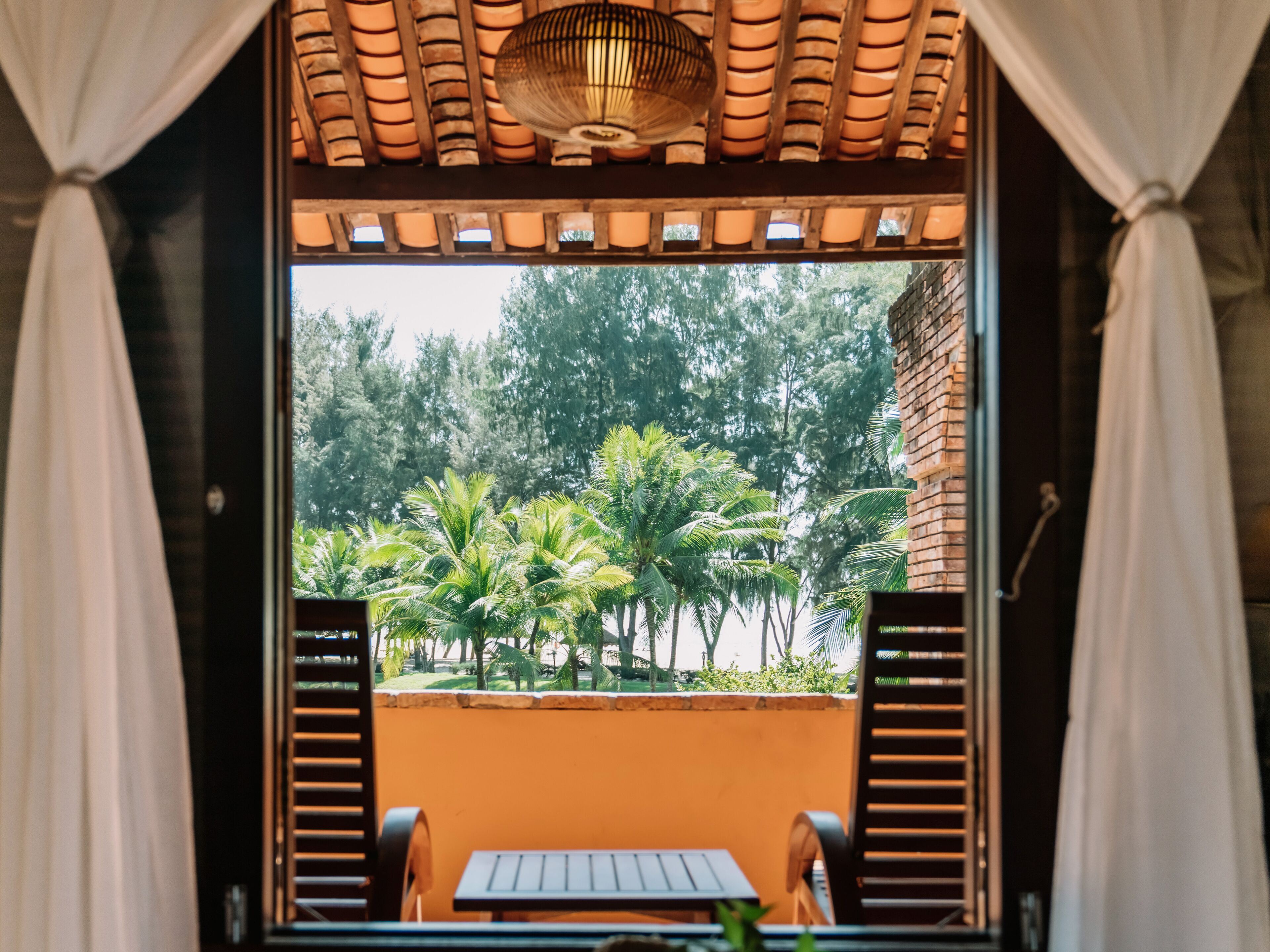 premier lagoon room | pillow-top beds, minibar, in-room safe, desk