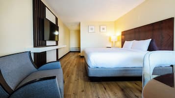 Room, 1 King Bed, Non Smoking | Desk, free WiFi, bed sheets