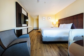 Room, 1 King Bed, Non Smoking | Desk, free WiFi, bed sheets