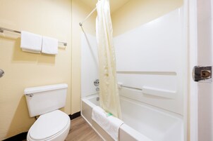 Room, 2 Queen Beds, Non Smoking | Bathroom | Free toiletries, towels
