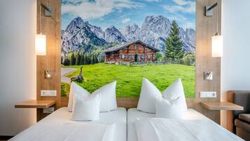 Hochwertige Bettwaren, Zimmersafe, Schreibtisch